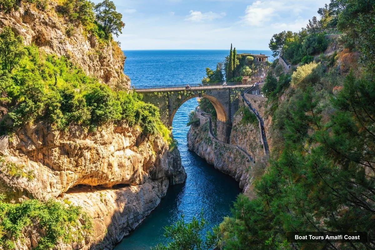 Boat Tours in Amalfi Coast – Boat Tour, Caves, Beaches, Snorkeling & Prosecco (photo 5)