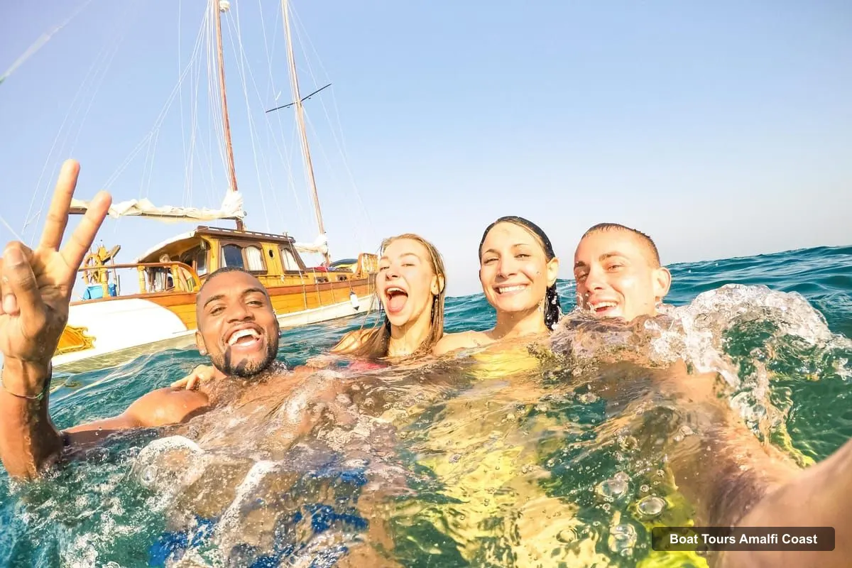 Boat Tours in Amalfi Coast – Boat Tour, Caves, Beaches, Snorkeling & Prosecco