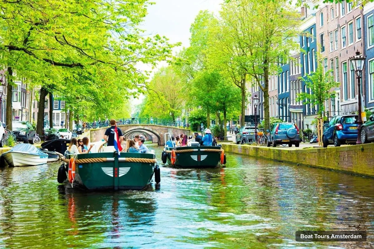 Amsterdam Boat Cruises – Amsterdam Evening (Sunset) Canal Cruise w/ optional drinks (photo 2)
