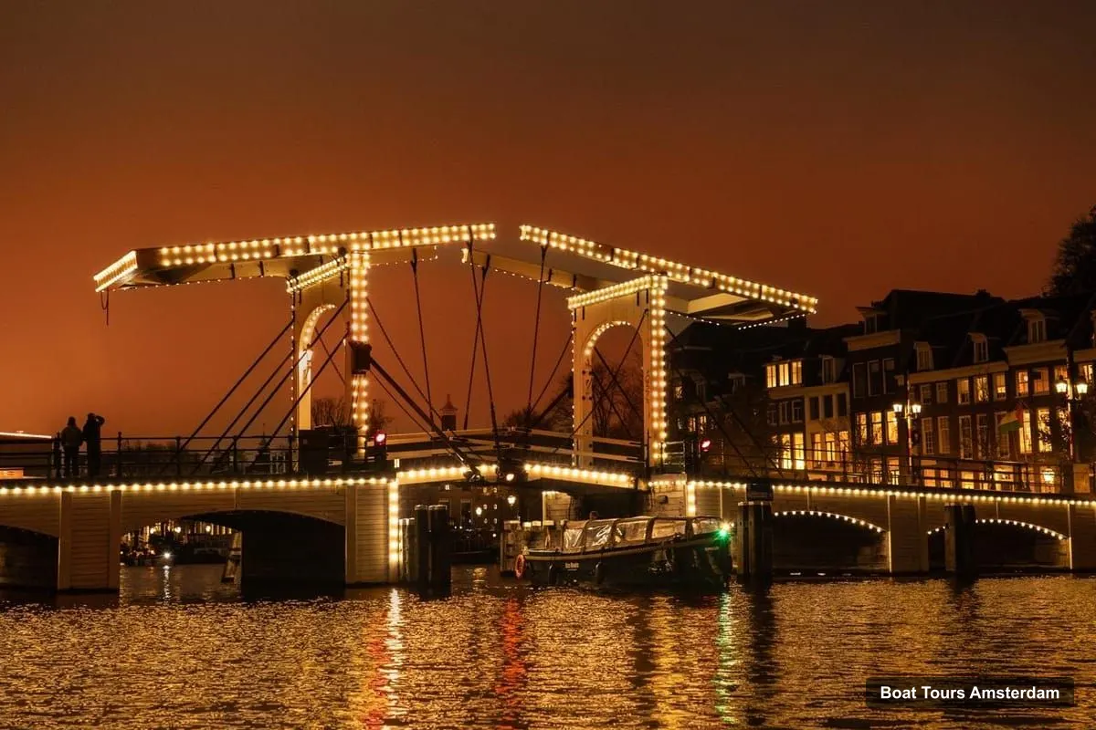 Amsterdam Boat Cruises – Amsterdam Evening (Sunset) Canal Cruise w/ optional drinks (photo 4)