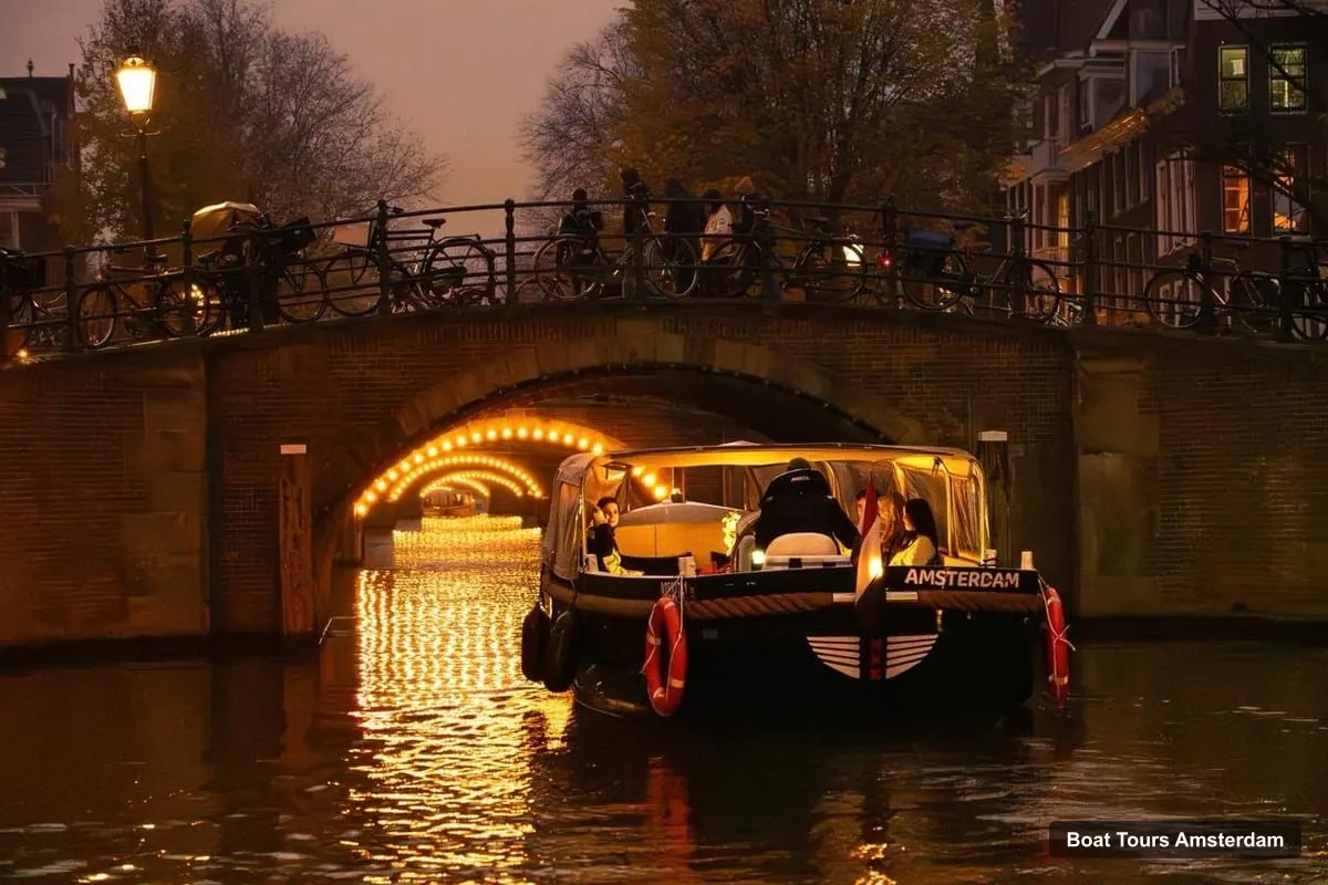 Amsterdam Boat Cruises – Amsterdam Evening (Sunset) Canal Cruise w/ optional drinks (photo 5)
