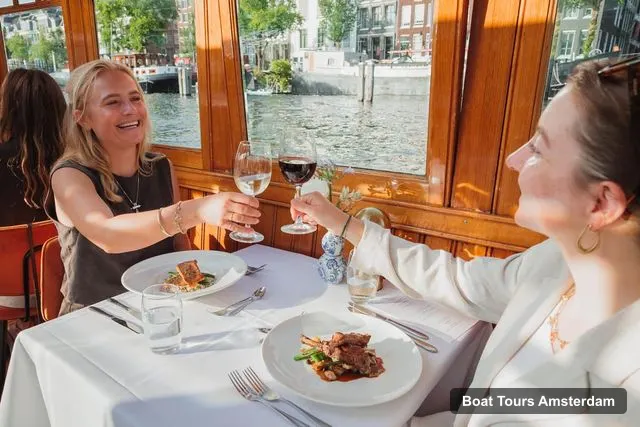 Boat Tours in Amsterdam – High-End 3-Course Dinner Canal Cruise