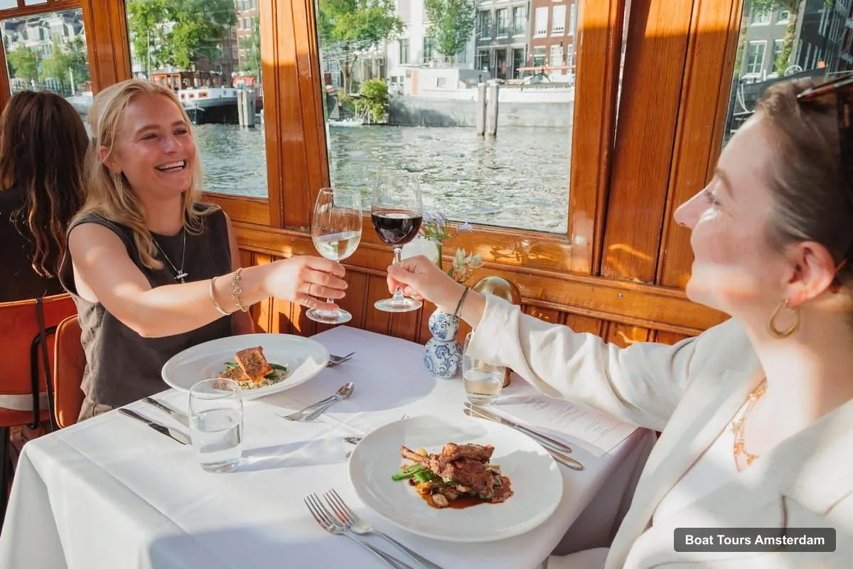 Boat Tours in Amsterdam – High-End 3-Course Dinner Canal Cruise
