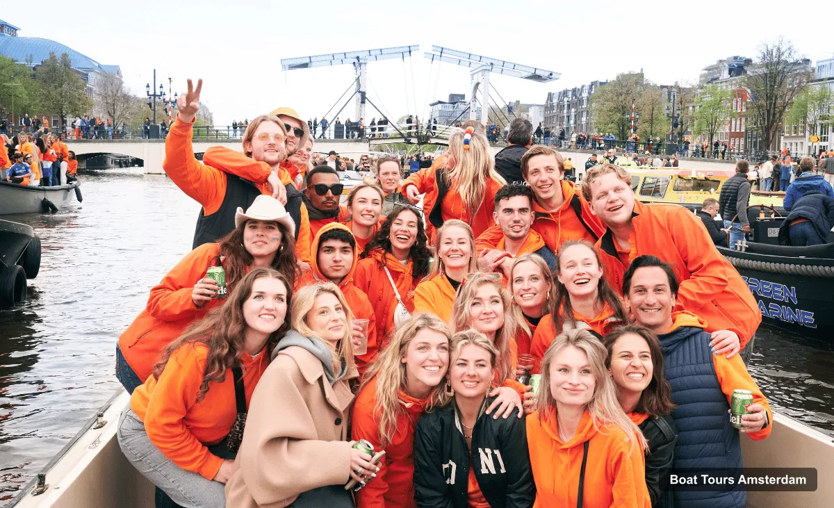 Amsterdam Boat Cruises – Kingsday Party Cruise + Unlimited Drinks & Music (photo 2)