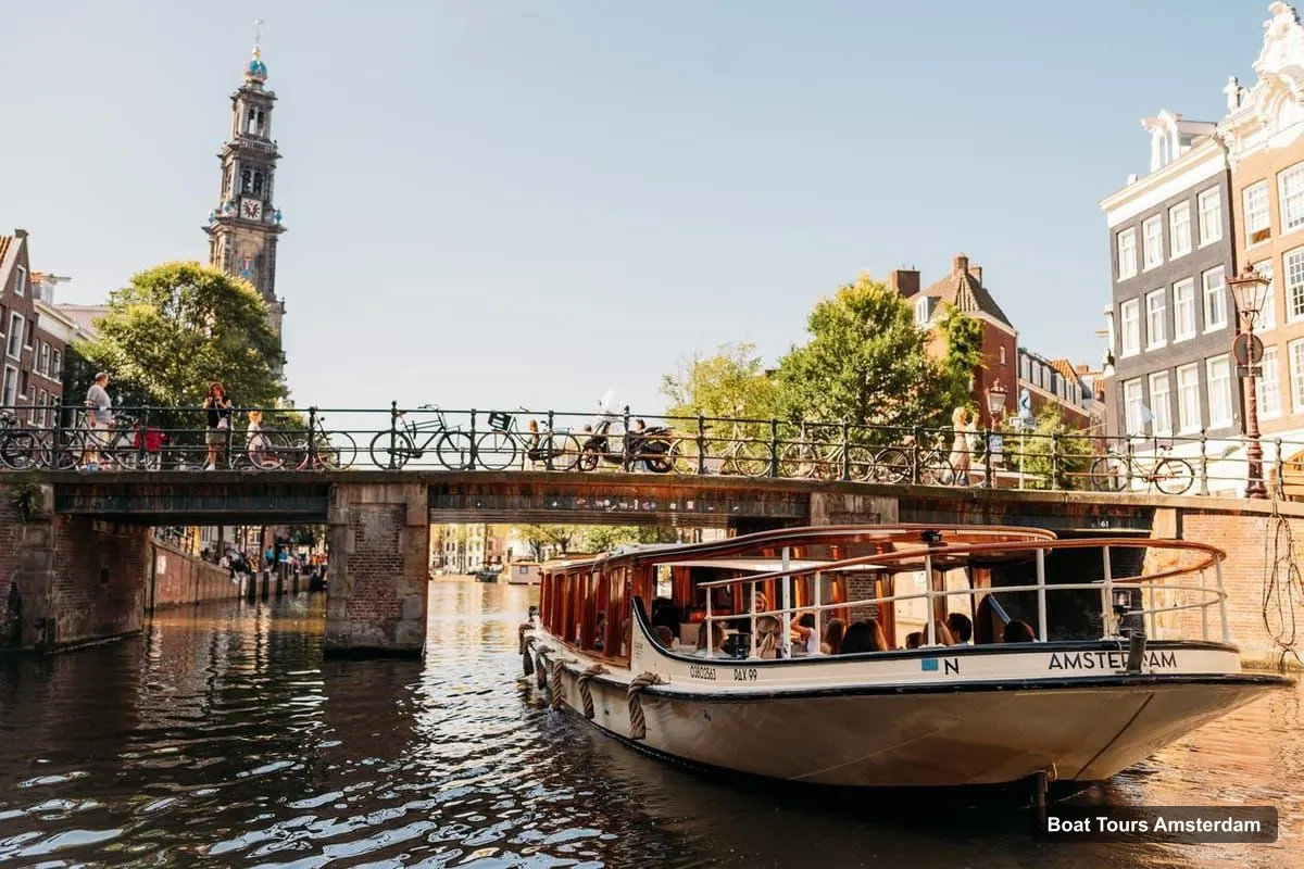 Amsterdam Boat Cruises – Kingsday Party Cruise + Unlimited Drinks & Music (photo 3)