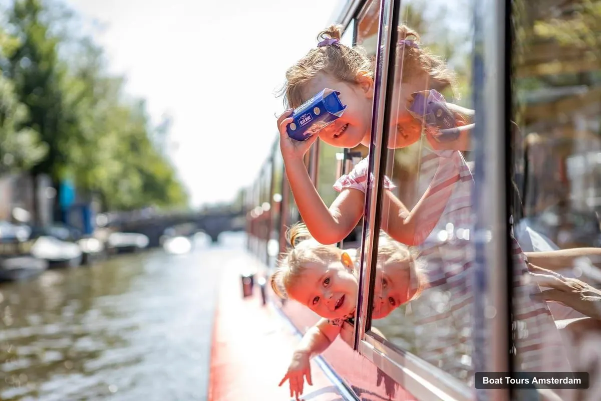 Amsterdam Boat Trips – 75-Minute Classic Canal Cruise & Snack Option (photo 2)