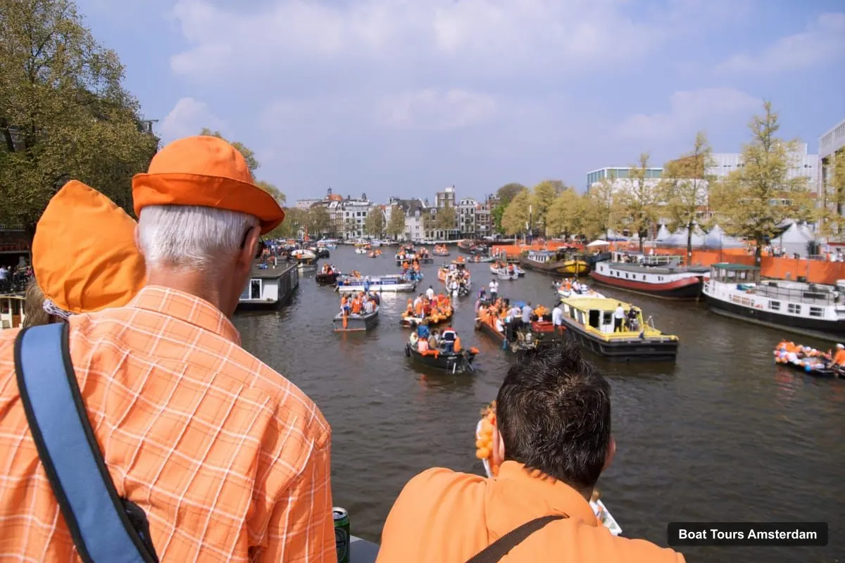 Boat Tours Amsterdam – King’s Day Party Cruise including Unlimited Drinks (photo 3)
