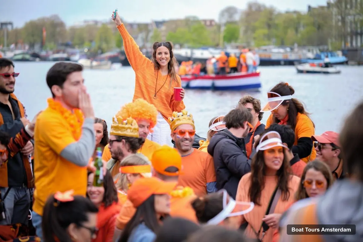 Amsterdam Boat Cruises – Kingsday Party Cruise + Unlimited Drinks & Music