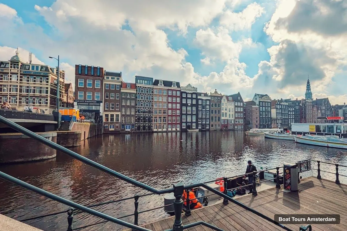 Boat Tours Amsterdam – Private Canal Tour through Smaller Canals (photo 4)