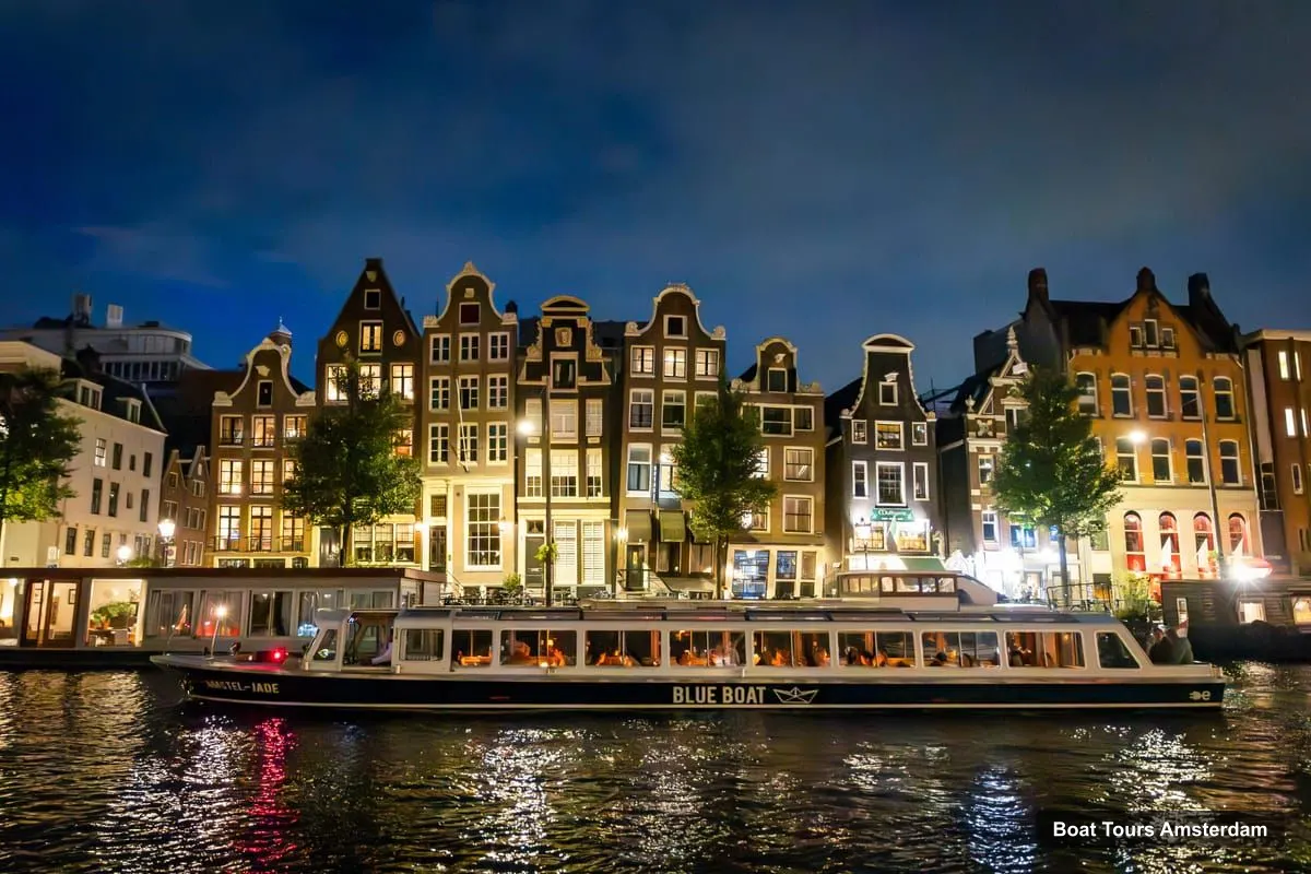 Boat Tours in Amsterdam – Evening Canal Cruise – City Lights & Wine Option (photo 2)