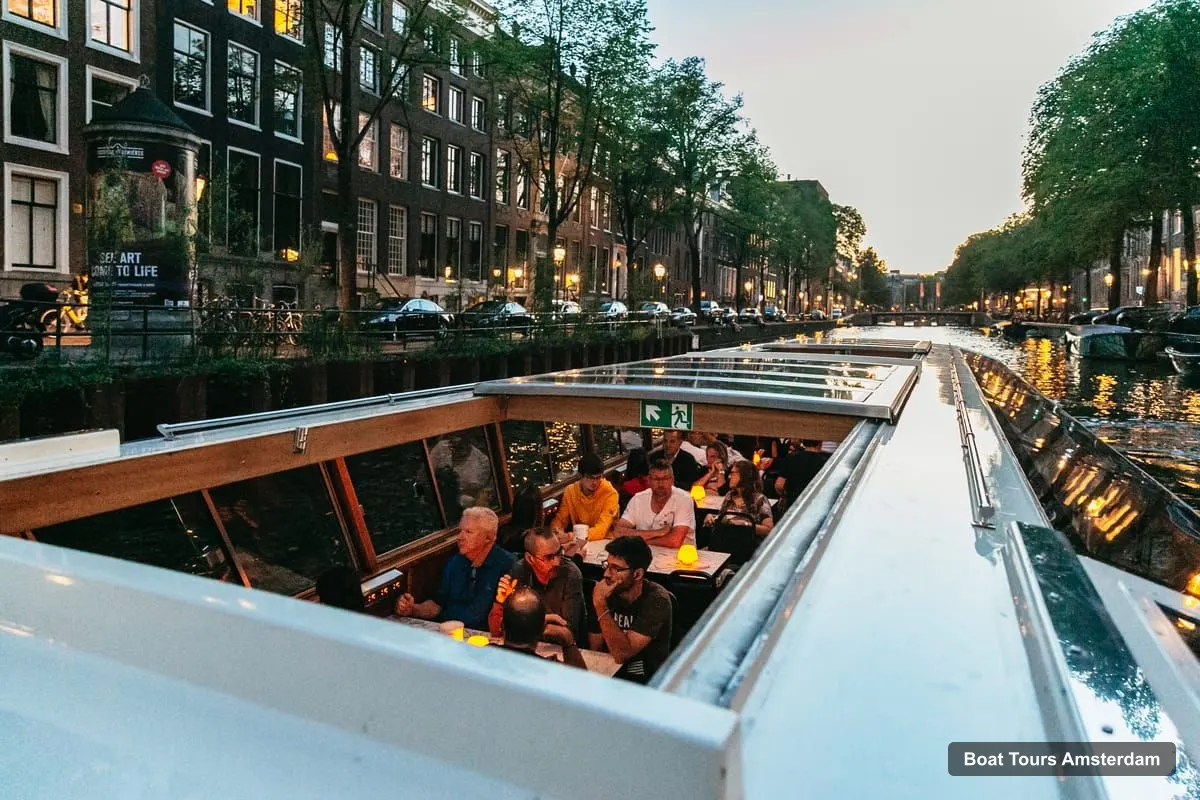 Boat Tours in Amsterdam – Evening Canal Cruise – City Lights & Wine Option (photo 3)