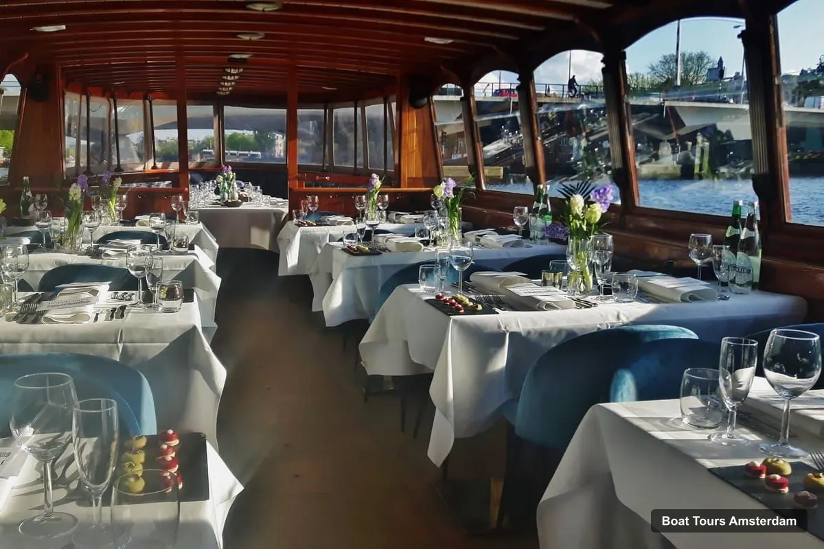 Boat Tours in Amsterdam – High-End 3-Course Dinner Canal Cruise (photo 2)