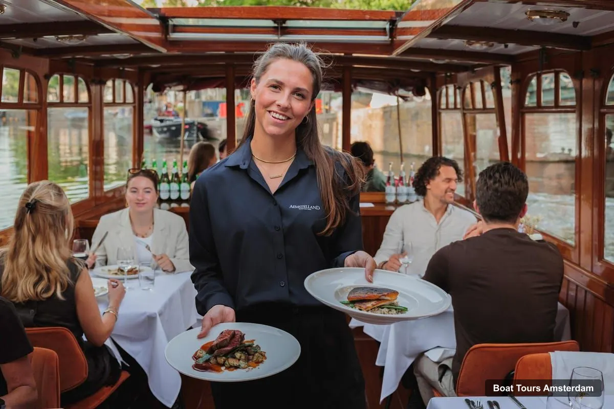 Boat Tours in Amsterdam – High-End 3-Course Dinner Canal Cruise (photo 3)
