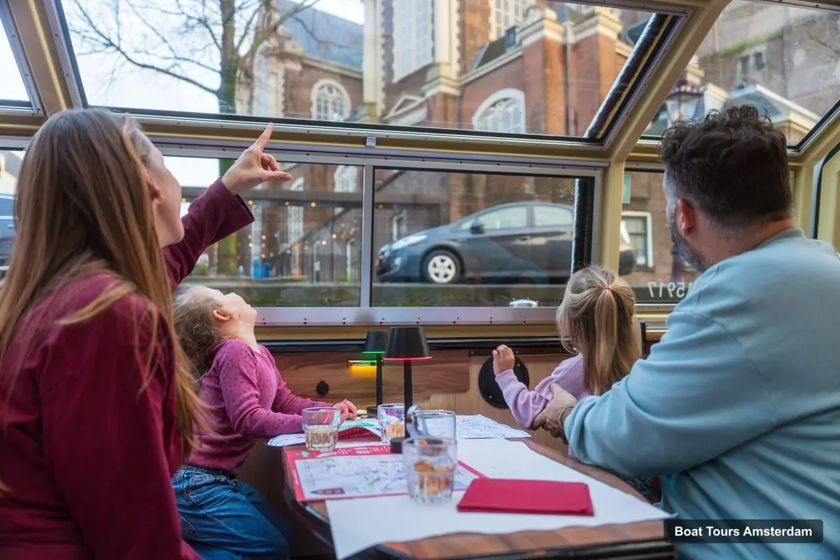 Boat Tours in Amsterdam – Original Pizza Dinner Cruise + Unlimited Drinks (photo 5)