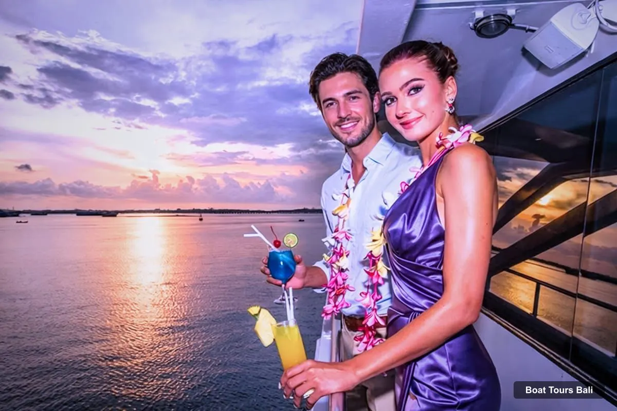 Bali Boat Trips – Bali/Benoa: Sunset Dinner Cruise with Buffet and Live Show