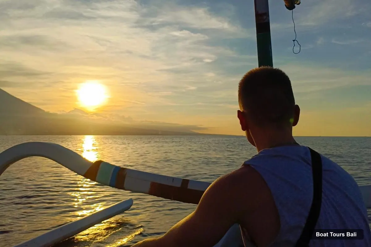 Bali Boat Trips – Jukung Sunset Cruise in Amed Bali with Mount Agung Backdrop (photo 4)