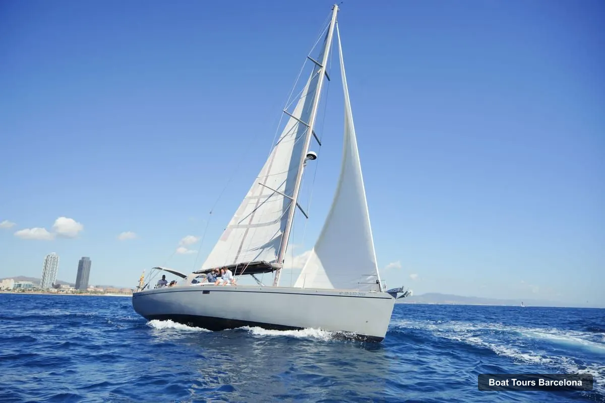 Barcelona Boat Cruises – 52-Foot Luxury Yacht Cruise with Open Bar (photo 5)