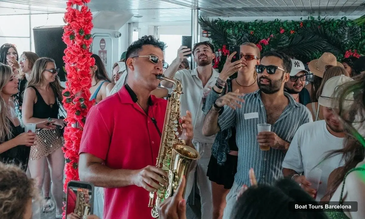Barcelona Boat Cruises – The Original Barcelona Boat Party (photo 5)