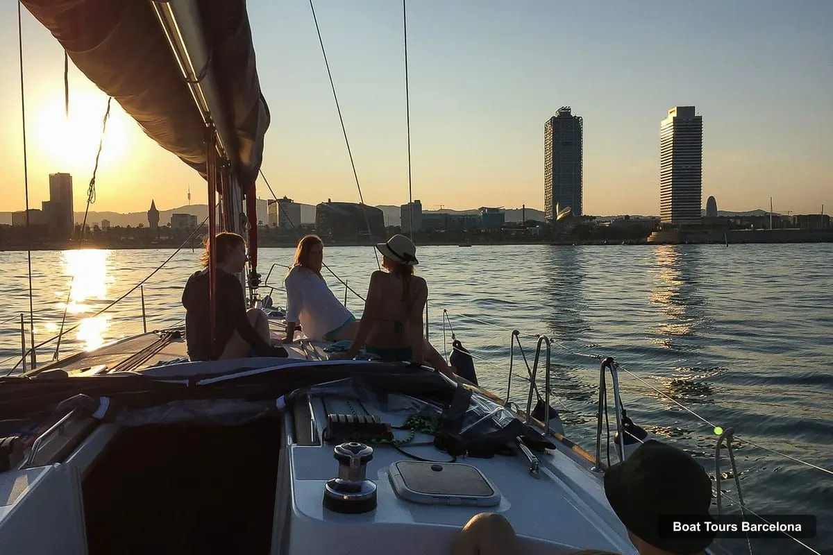 Barcelona Boat Cruises – Sunset Small-Group Sailing with Cava & Snacks (photo 4)