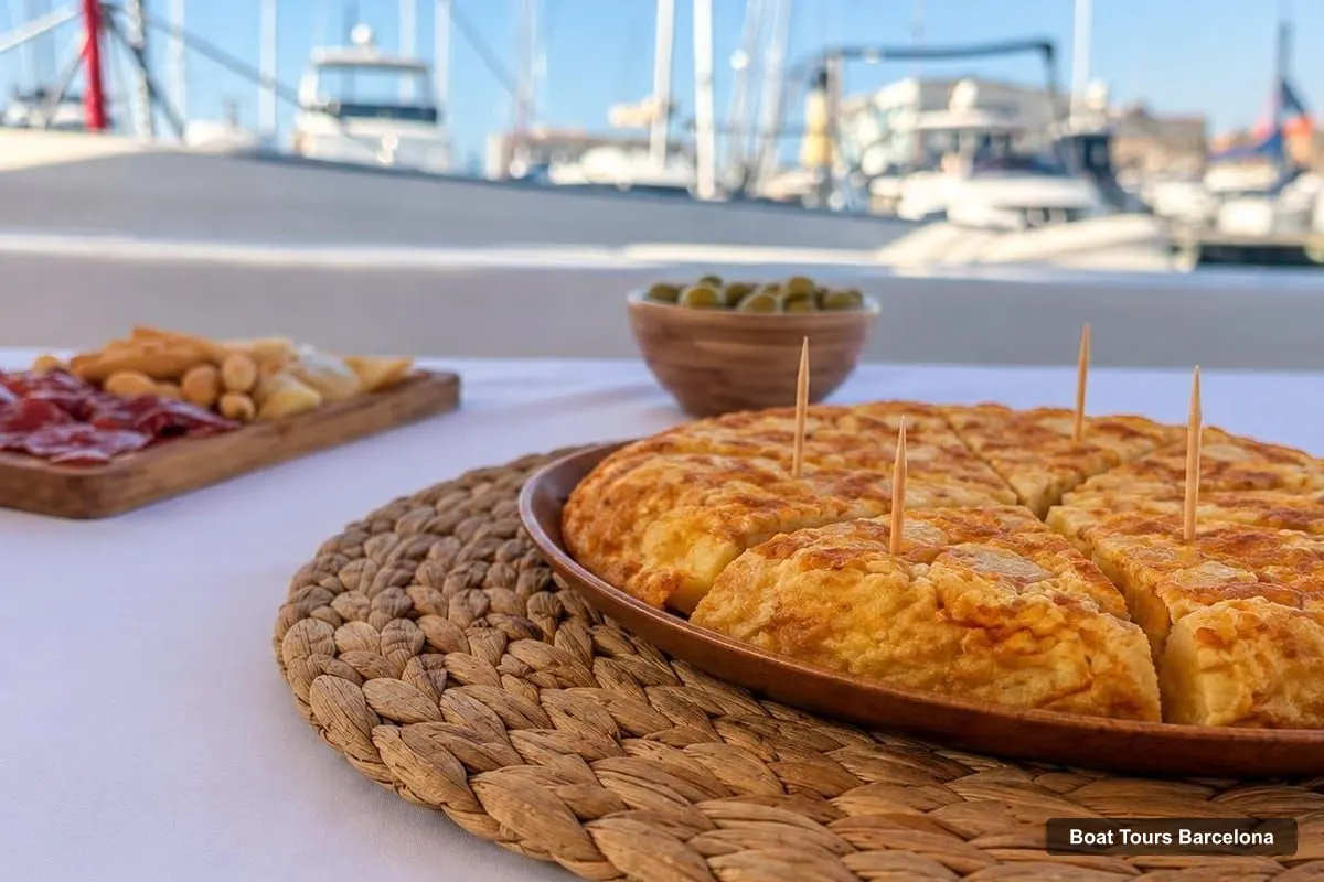 Barcelona Boat Trips – Sunset & Day Catamaran Cruise with Tapas & Drinks (photo 4)