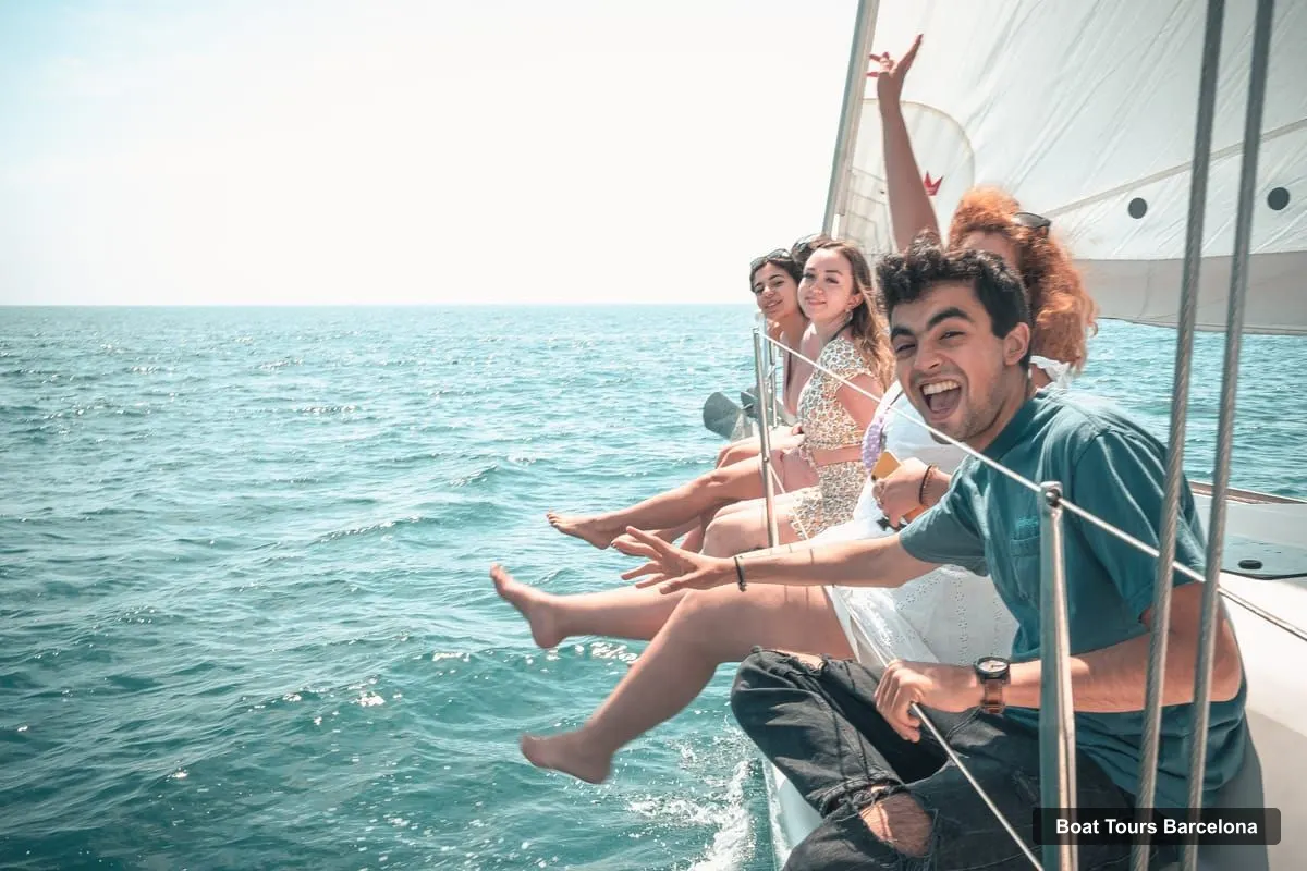 Boat Tours Barcelona – Midday or Sunset Sailing with Open Bar and Snacks