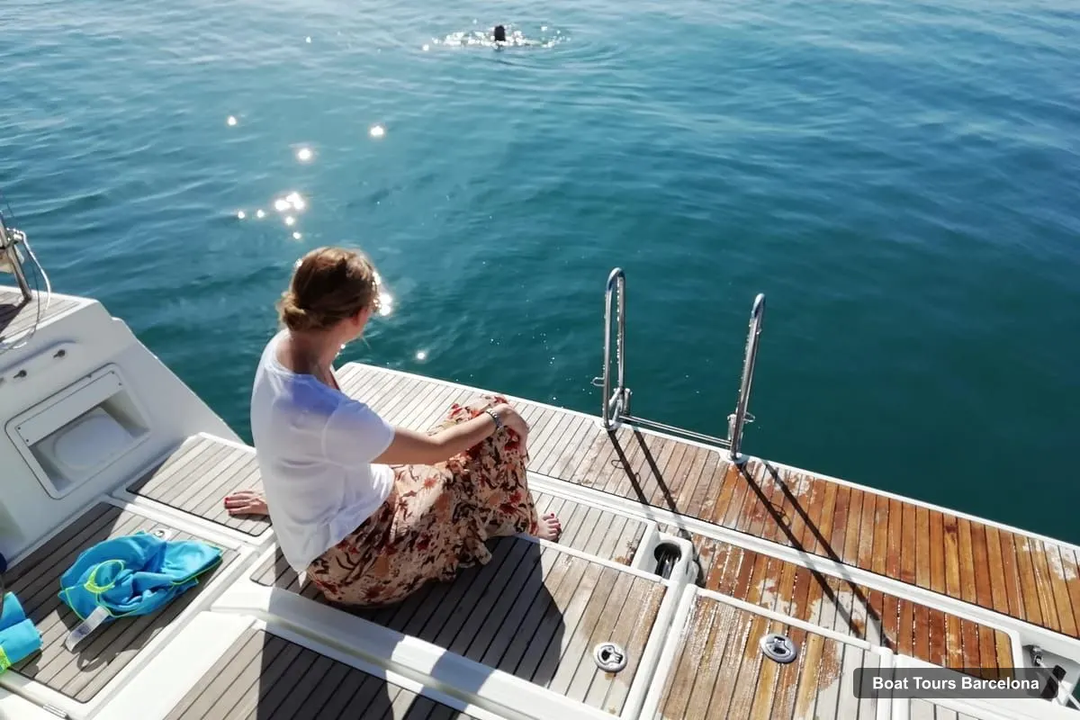 Boat Tours in Barcelona – Private Daytime Cruise on a 15-Meter Luxury Yacht (photo 5)