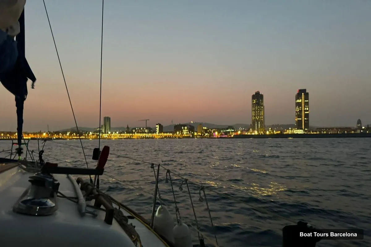 Boat Tours in Barcelona – Sunset Sailboat Cruise with Drinks and Snacks (photo 5)