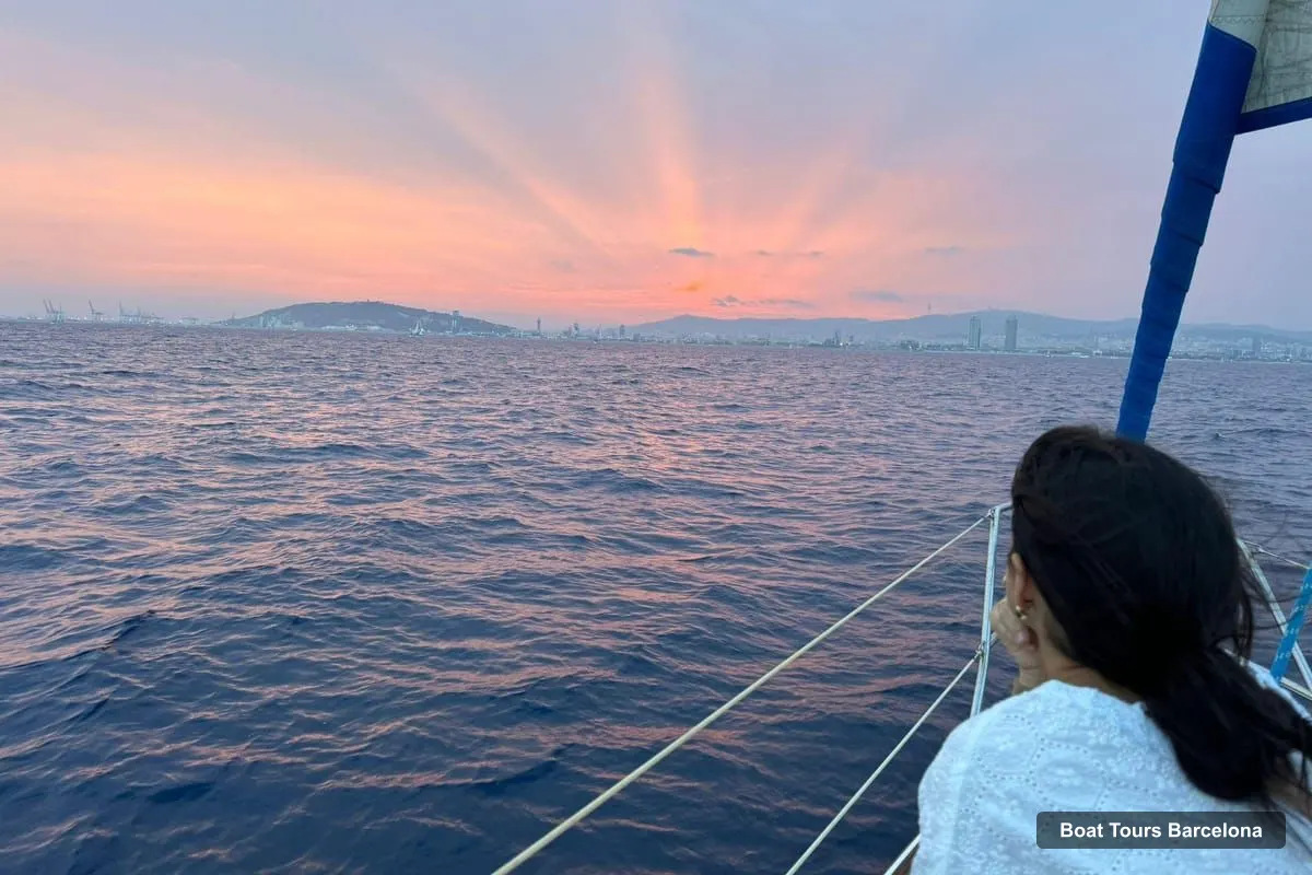 Boat Tours in Barcelona – Sunset Sailboat Cruise with Drinks and Snacks