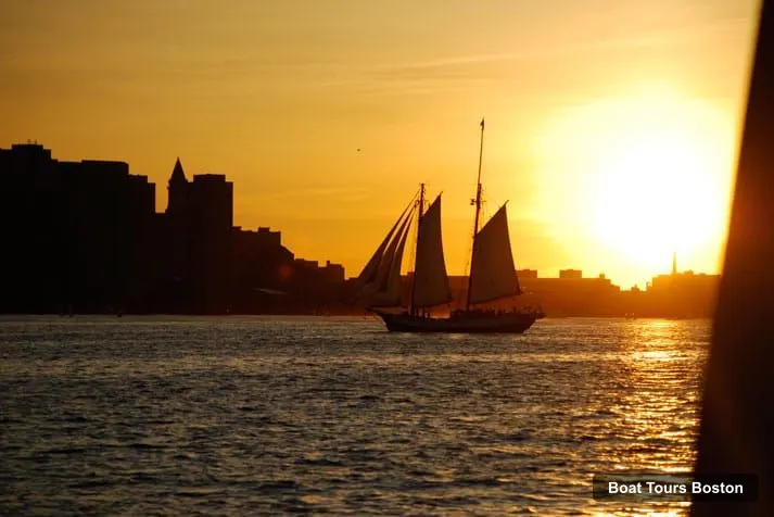 Boat Tours Boston – City Cruises Sunset Skyline Cruise with Commentary (photo 4)