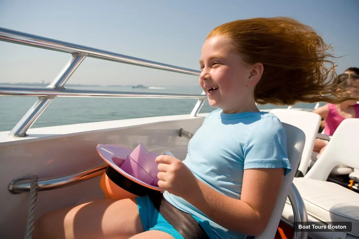 Boat Tours in Boston – City Cruises Harbor Codzilla High Speed Thrill Boat (photo 3)