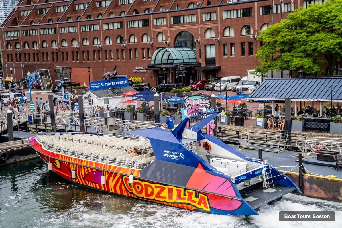 Boat Tours in Boston – City Cruises Harbor Codzilla High Speed Thrill Boat (photo 5)