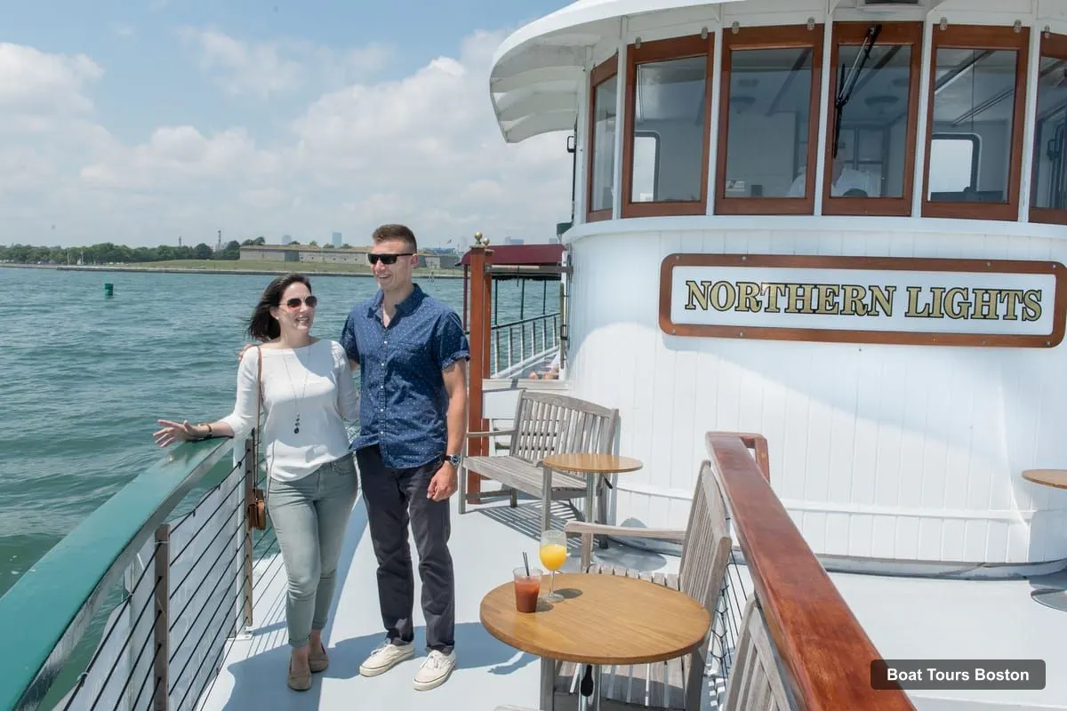 Boat Tours in Boston – New England Harbor Cruise (photo 5)