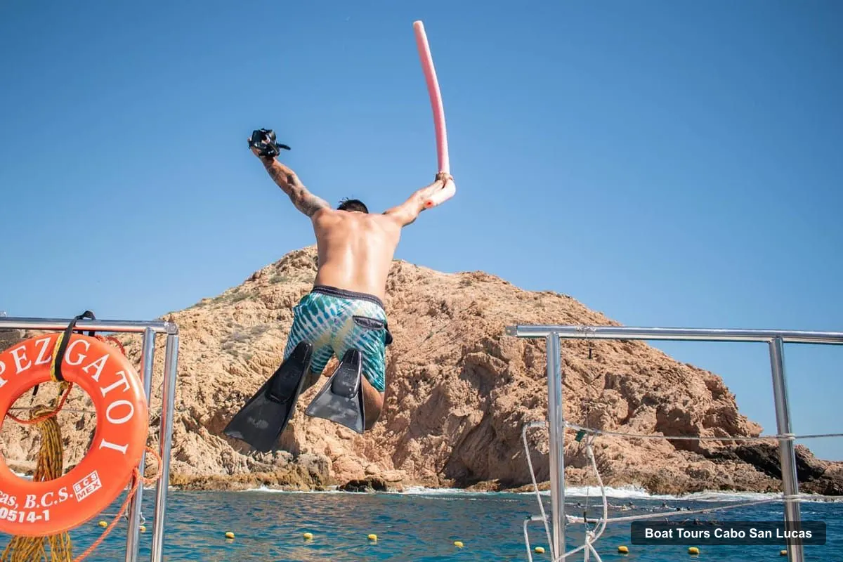 Cabo San Lucas Boat Cruises – 4-Hour Snorkeling Cruise with Open Bar (photo 2)