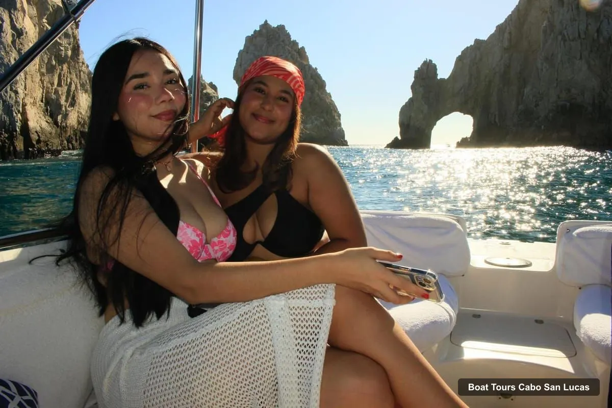 Cabo San Lucas Boat Cruises – Cabo Yacht Tour to Lovers or Pelícano Beach + Beach Time (photo 3)