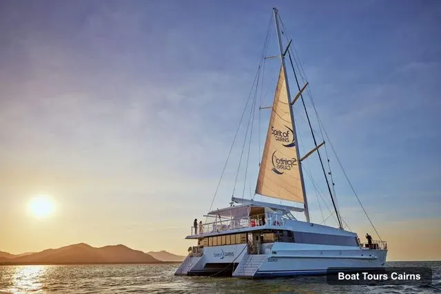 Cairns Boat Trips – City Sights Tour with Evening Dinner Cruise