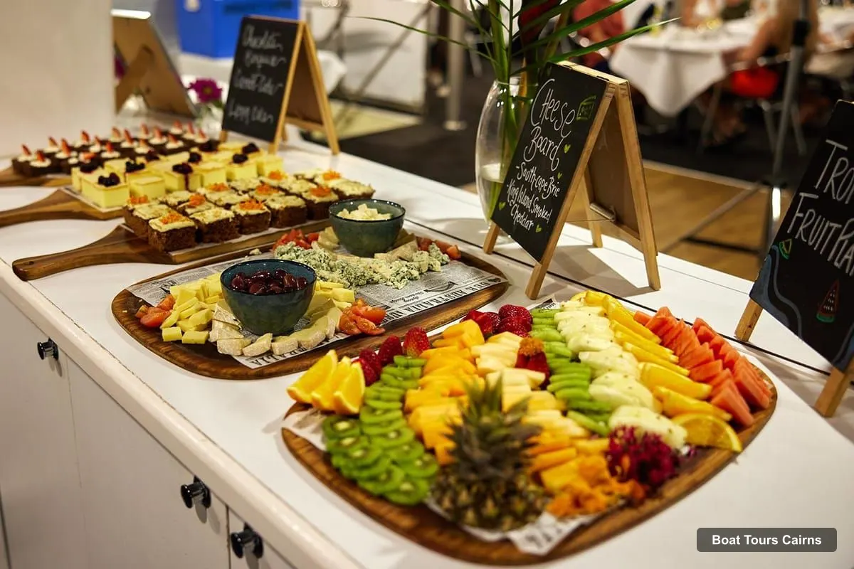 Cairns Boat Trips – Spirit of Cairns Dinner Cruise (photo 4)
