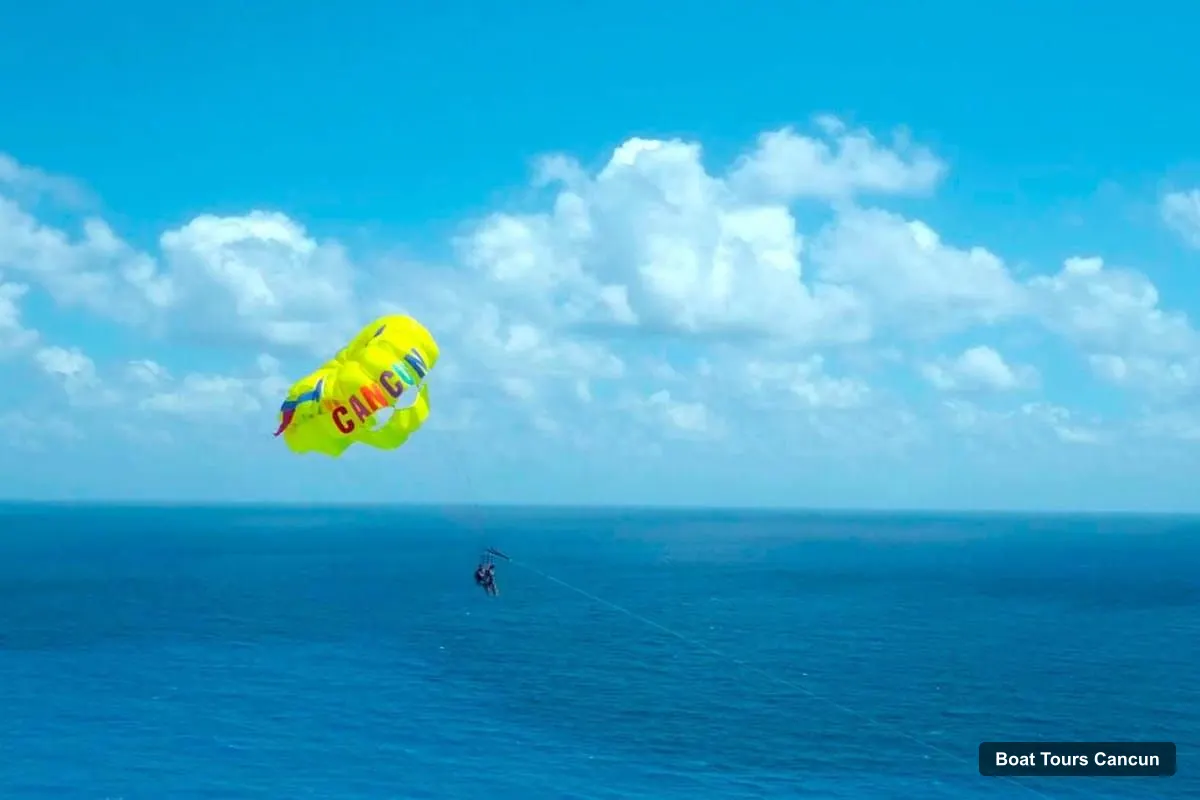 Boat Tours Cancun – Speedboat, Snorkeling, Dolphin Beach & Parasailing (photo 2)