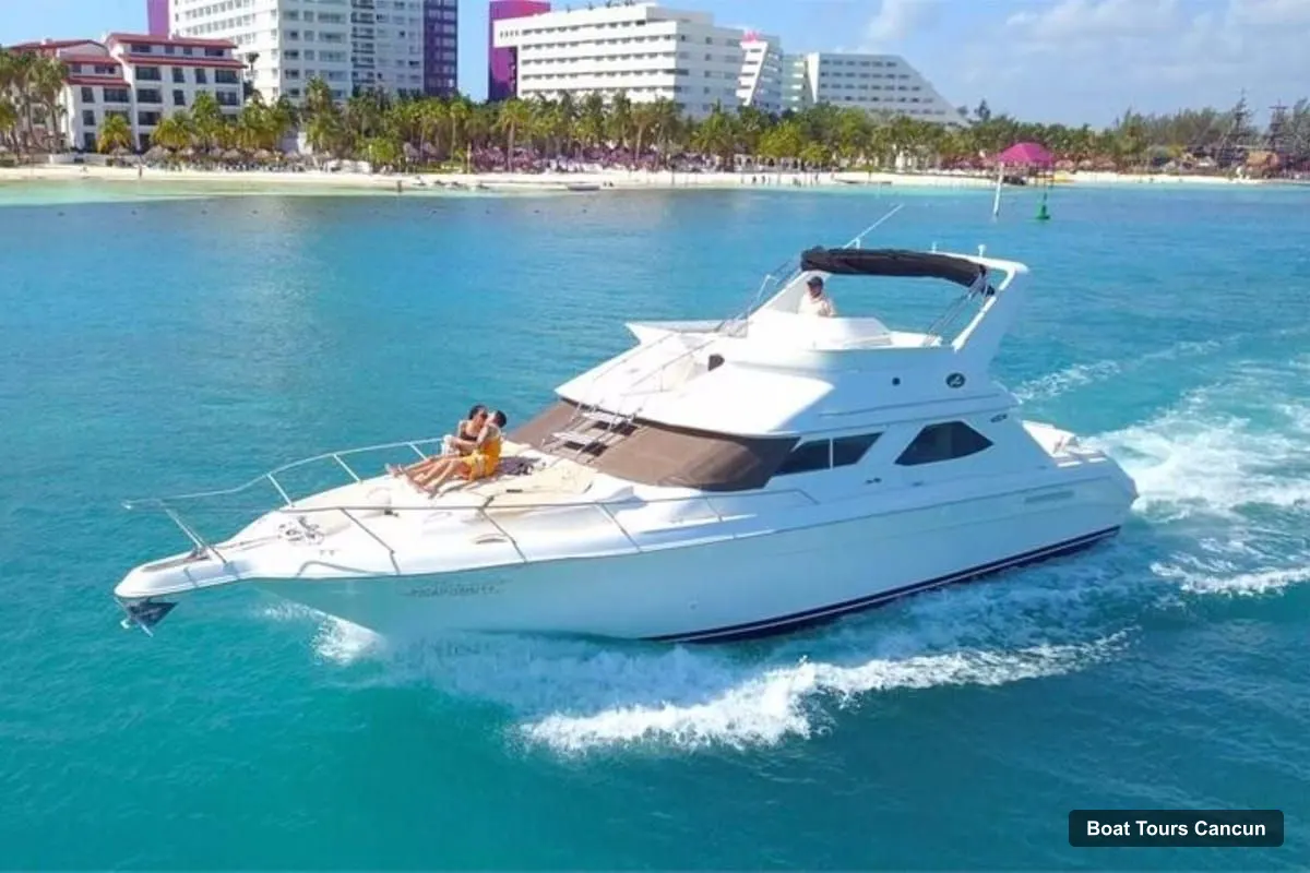 Boat Tours in Cancun – Private Luxury 46-Feet Flybridge Yacht Cruise (photo 2)