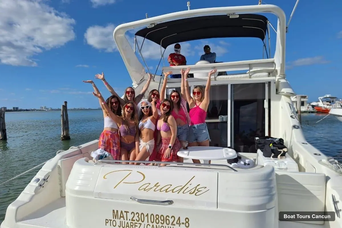 Boat Tours in Cancun – Private Luxury 46-Feet Flybridge Yacht Cruise