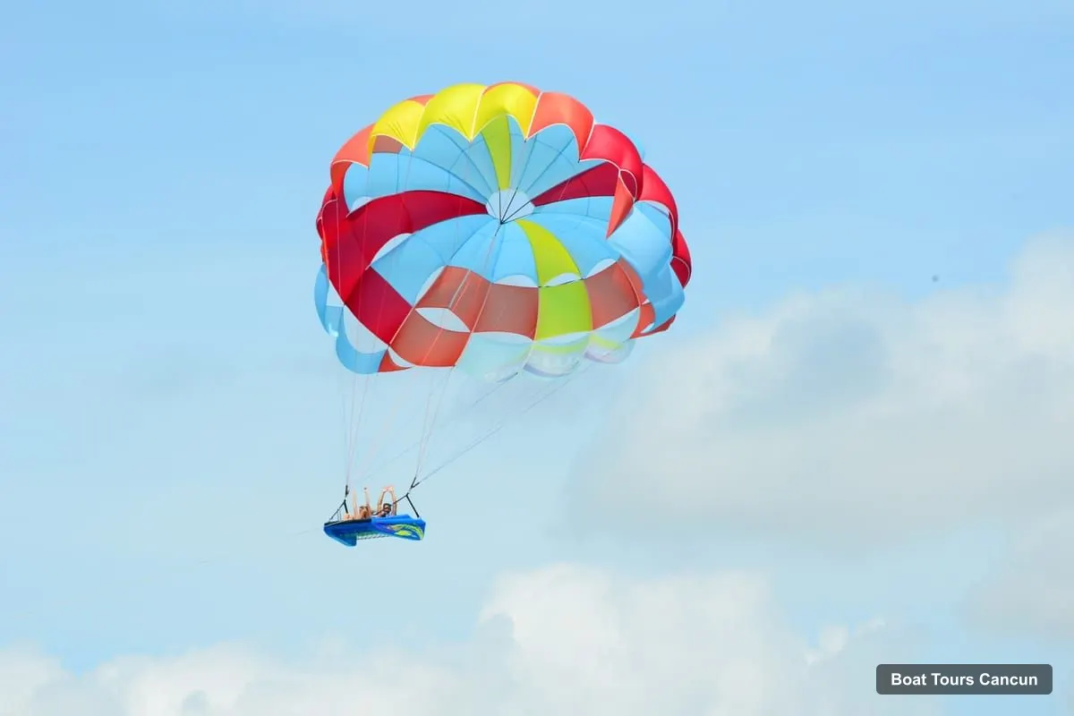 Boat Tours in Cancun – Skyrider Parasailing Experience (photo 4)