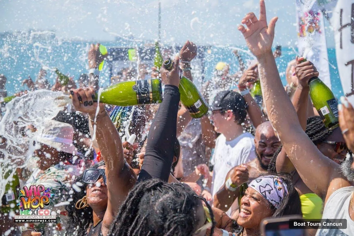 Cancun Boat Trips – Hip Hop Sessions Party Boat Cruise (photo 3)