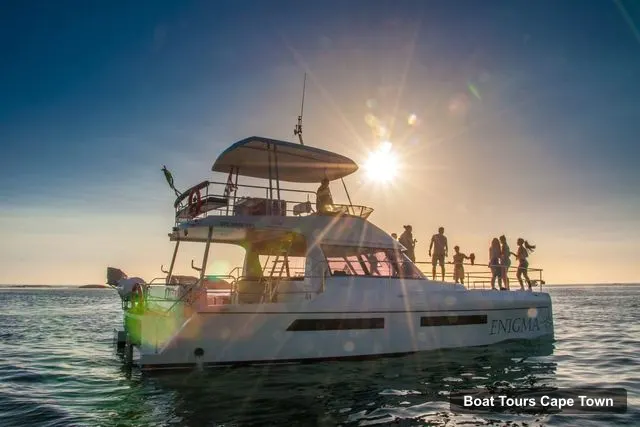 Cape Town Boat Cruises – 1.5-Hour Luxury Sunset Cruise with Prosecco