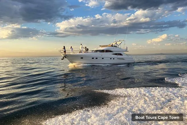 Cape Town Boat Trips – 5-Hour Private Yacht Cruise with Drinks & Canapés
