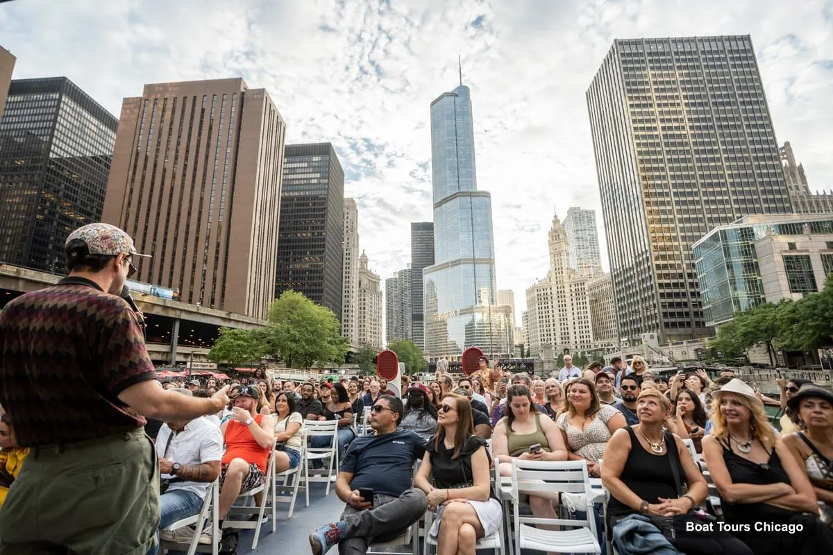Boat Tours in Chicago – 1.5-Hour Scenic Sunset Lake Cruise