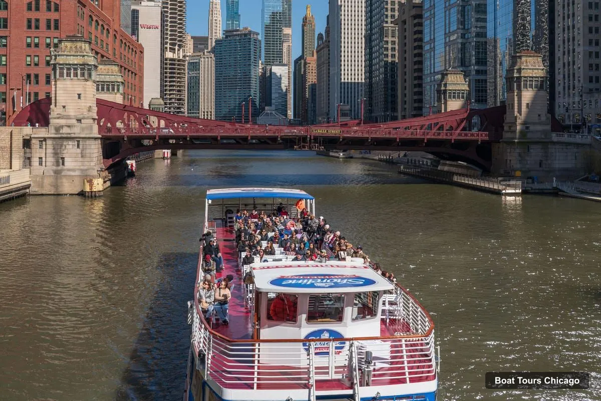 Boat Tours in Chicago – Architecture River Cruise Skip-the-Ticket Line (photo 4)