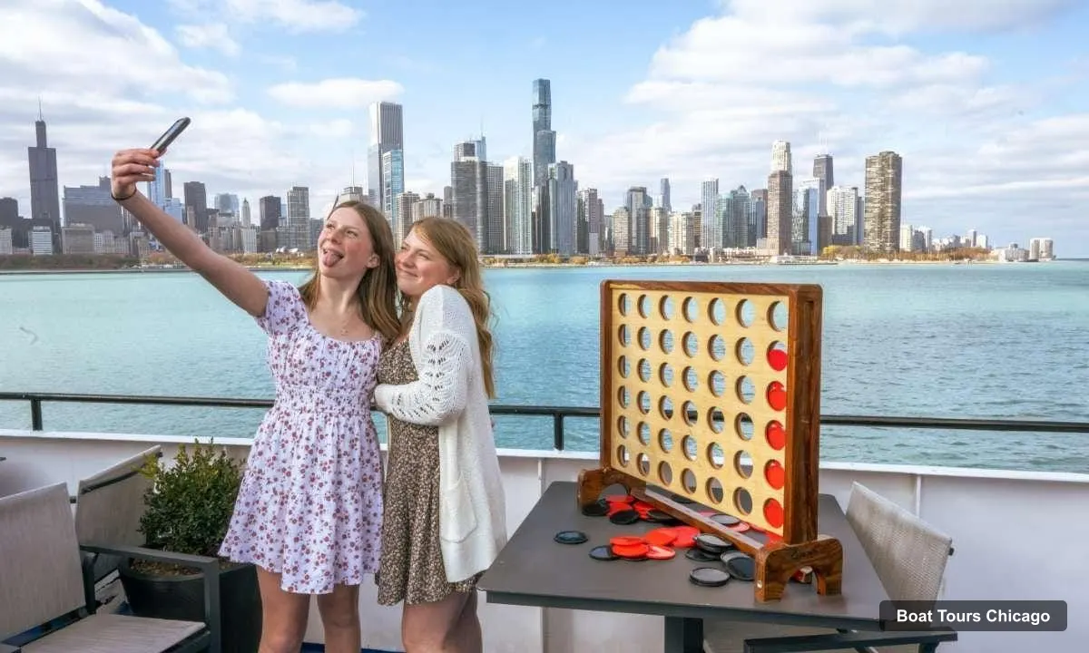 Boat Tours in Chicago – City Cruises Chicago: Lake Michigan Lunch or Dinner Cruise (photo 3)