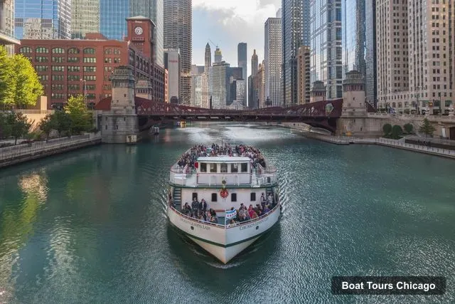 Chicago Boat Trips – Architecture Center Cruise on Chicago's First Lady