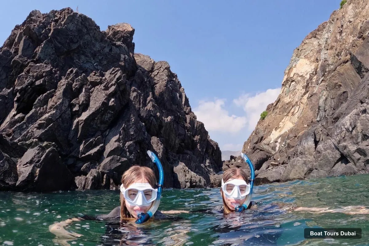 Boat Tours in Dubai – Fujairah Snorkeling with Turtles and Transfer (photo 5)