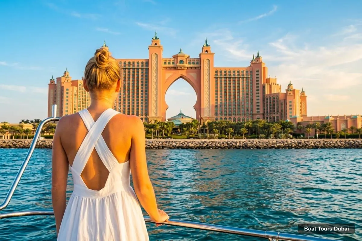 Boat Tours in Dubai – Luxury Sunset Yacht Tour with Light Bites and Drinks (photo 2)