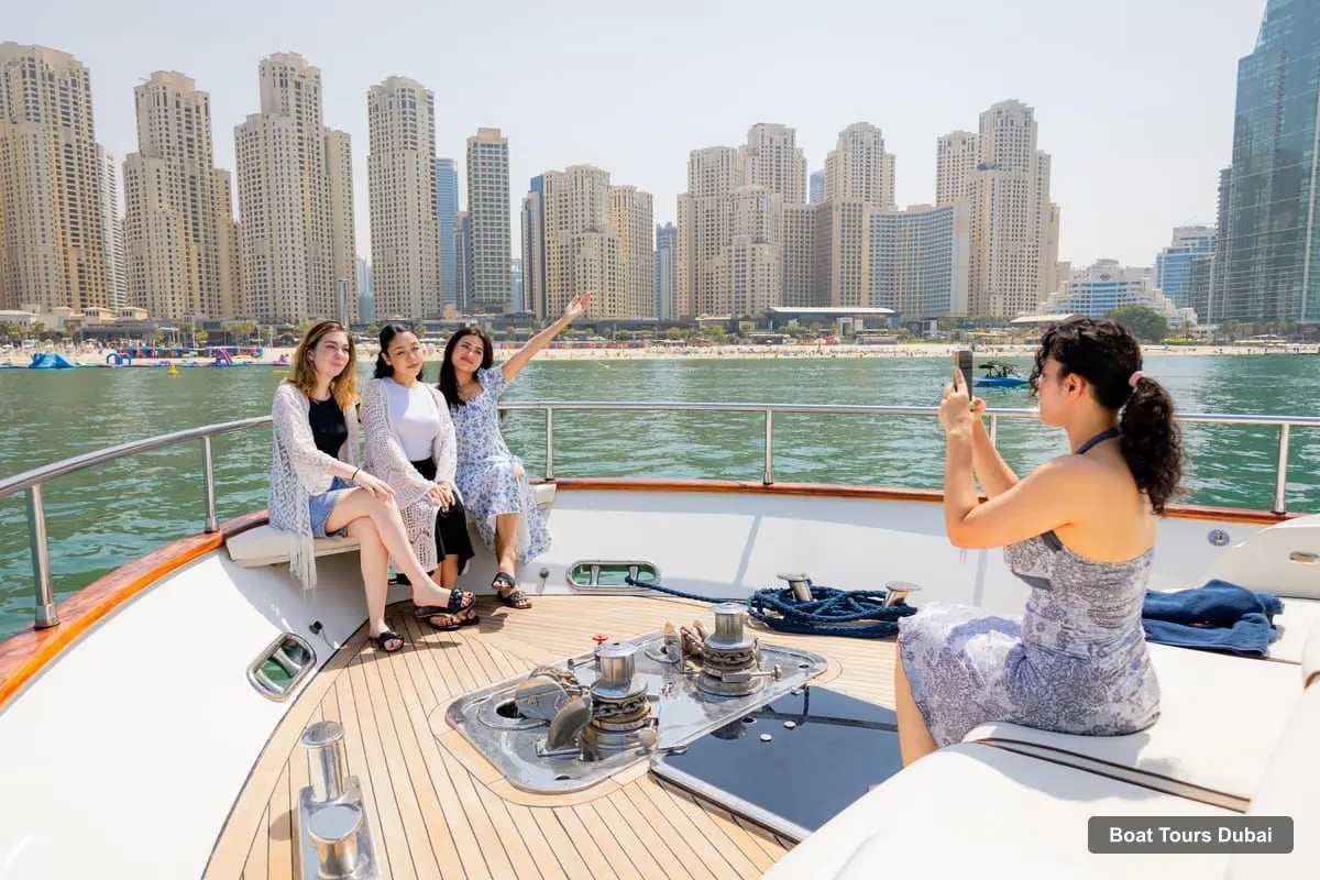 Boat Tours in Dubai – The Luxury Yacht Tour with Live BBQ Option and Drinks (photo 4)